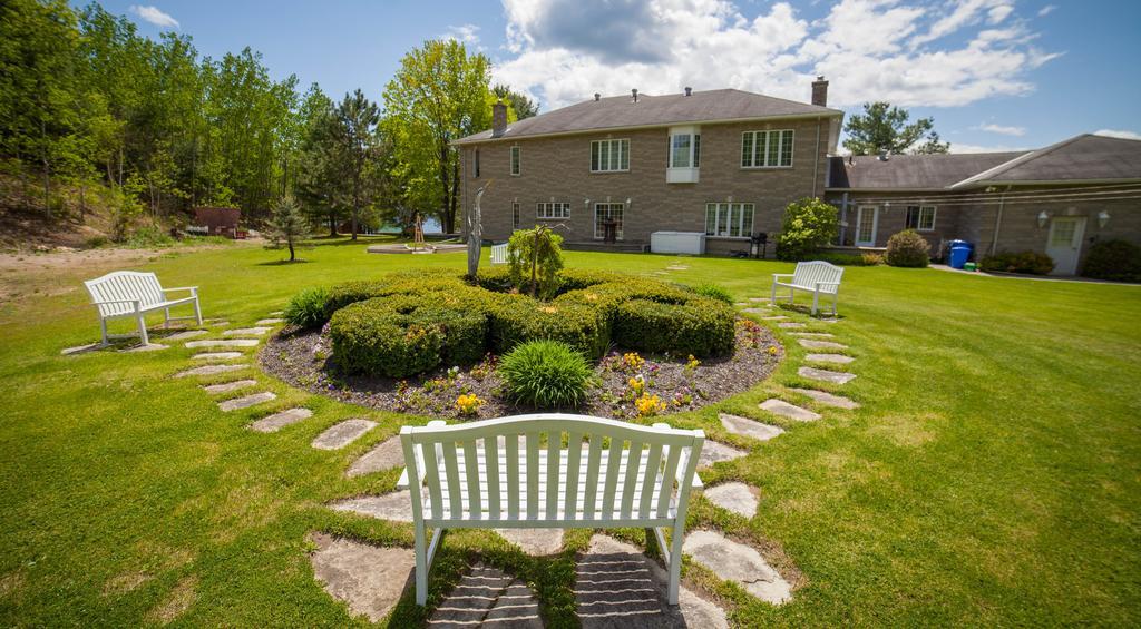 Greystone On Golden Lake Deacon Bagian luar foto